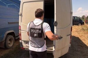 Captură de cinci tone de alcool etilic la Căușeni. Cinci bărbați au fost reținuți